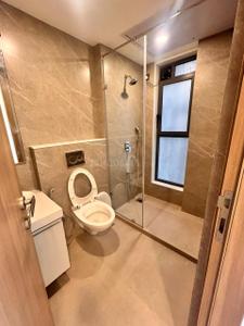 Bathroom Image of 1175 Sq.ft 3 BHK Apartment / Flat for sale in S Raheja Panorama, Santacruz West Mumbai for Rs. 80000000