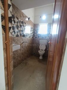 Bathroom Image of 750 Sq.ft 2 BHK Apartment / Flat for sale in Prince Anwar Shah Connector Kolkata for Rs. 4500000
