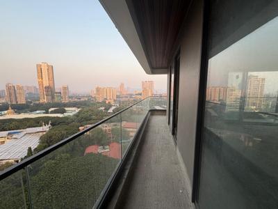Balcony Image of 2088 Sq.ft 3 BHK Apartment / Flat for sale in Matunga East Mumbai for Rs. 107900000