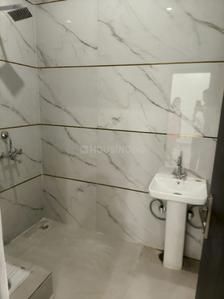 Bathroom Image of 1700 Sq.ft 3 BHK Independent House for rent in Noida Extension Greater Noida for Rs. 20000