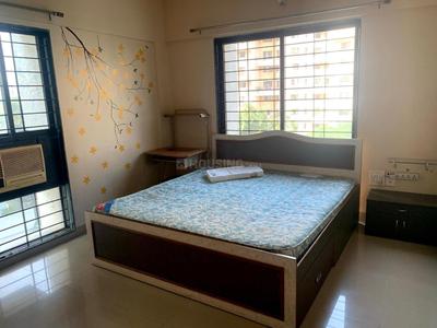 Bedroom Image of 800 Sq.ft 2 BHK Apartment / Flat for rent in Magarpatta Iris, Magarpatta City Pune for Rs. 40000