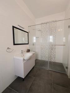 Image of 6000 Sq.ft 5 BHK Villa for rent in Shanti Melrose Park, Neelankarai, Chennai for Rs. 250000