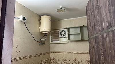 Bathroom Image of 300 Sq.ft 1 RK Apartment / Flat for rent in Pioneer Park, Sector 61 Gurgaon for Rs. 17000
