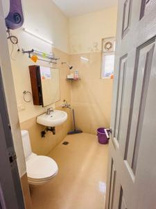 Bathroom Image of 1550 Sq.ft 3 BHK Independent House for rent in Emaar Emerald Hill, Sector 65 Gurgaon for Rs. 65000