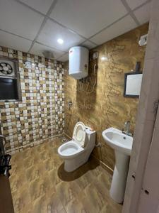 Bathroom Image of 1200 Sq.ft 2 BHK Apartment / Flat for rent in Trikuta Nagar Jammu for Rs. 24000