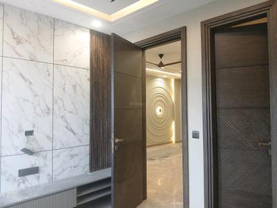 Bedroom Image of 1350 Sq.ft 3 BHK Builder Floor for sale in Paschim Vihar New Delhi for Rs. 30000000