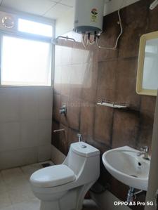 Bathroom Image of 950 Sq.ft 2 BHK Apartment / Flat for rent in UKN Belvedere By UKN Airport District Phase 1, Navarathna Agrahara Bengaluru for Rs. 30000