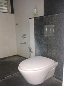 Common Bathroom Image of 950 Sq.ft 2 BHK Apartment / Flat for rent in Regency Meadows, Dhanori Pune for Rs. 32000