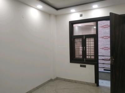 Bedroom Image of 850 Sq.ft 2 BHK Builder Floor for sale in Shalimar Bagh New Delhi for Rs. 11000000