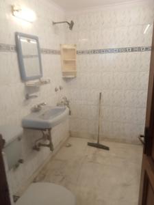 Bathroom Image of 900 Sq.ft 1.5 BHK Builder Floor for rent in Lajpat Nagar New Delhi for Rs. 28000