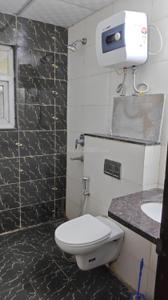 Bathroom Image of 2300 Sq.ft 3 BHK Builder Floor for rent in BPTP Amstoria , Sector 102 Gurgaon for Rs. 51000