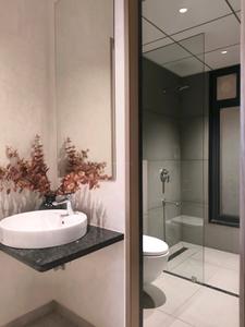 Common Bathroom Image of 3000 Sq.ft 4 BHK Apartment / Flat for sale in Kunal The Canary Sky Oasis Phase 1, Balewadi Pune for Rs. 25000000
