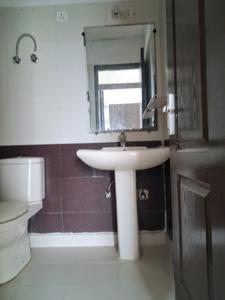 Common Bathroom Image of 999 Sq.ft 2 BHK Apartment / Flat for sale in Amrapali Platinum, Sector 119 Noida for Rs. 9050000