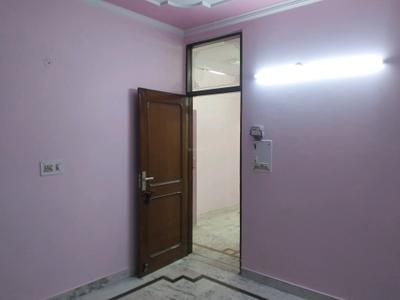 Bedroom Image of 1440 Sq.ft 3 BHK Builder Floor for rent in Mukherjee Nagar New Delhi for Rs. 50000