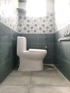 Common Bathroom Image of 584 Sq.ft 1 BHK Apartment / Flat for rent in Mahadevapura Bengaluru for Rs. 23500