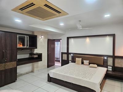 Bedroom Image of 4104 Sq.ft 4 BHK Apartment / Flat for sale in JP Iscon Heights, Gotri Vadodara for Rs. 27500000