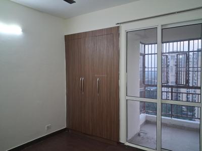 Bedroom Image of 960 Sq.ft 2 BHK Apartment / Flat for rent in Jaypee Kosmos, Sector 134 Noida for Rs. 32000