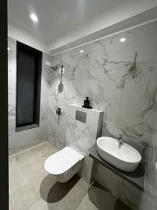 Image of 700 Sq.ft 2 BHK Apartment / Flat for sale in Prabhadevi, Mumbai for Rs. 42500000
