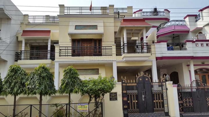 Vipul Khand Building View 1