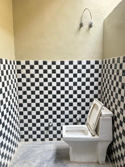 housing board Bathroom 1