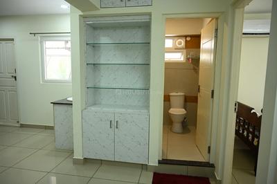 Bathroom Image of 1300 Sq.ft 2 BHK Apartment / Flat for rent in Thrippunithura Kochi for Rs. 32000