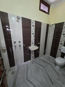 Bathroom Image of 2000 Sq.ft 2.5 BHK Builder Floor for rent in Kamal Nagar Muzaffarnagar for Rs. 18000