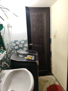 Bathroom Image of 1250 Sq.ft 1 BHK Apartment / Flat for rent in Nayapalli Bhubaneswar for Rs. 17000