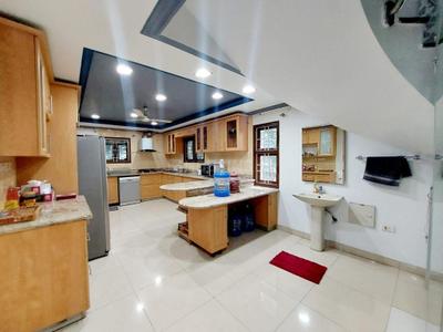 Kitchen Image of 4500 Sq.ft 5 BHK Villa for sale in Aparna Shangri La, Gachibowli Hyderabad for Rs. 140000000