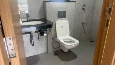 Image of 1500 Sq.ft 3 BHK Apartment / Flat for rent in Godrej Urban Park, Powai, Mumbai for Rs. 115000