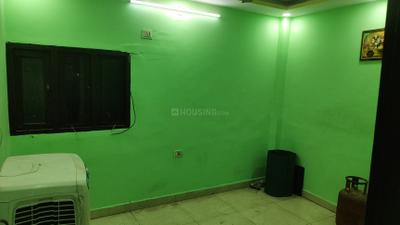 Bedroom Image of 668 Sq.ft 3 BHK Builder Floor for rent in Subzi Mandi New Delhi for Rs. 14500