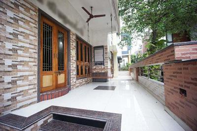 Main Entrance Image of 5850 Sq.ft 5 BHK Independent House for sale in Bapunagar Ahmedabad for Rs. 31100000