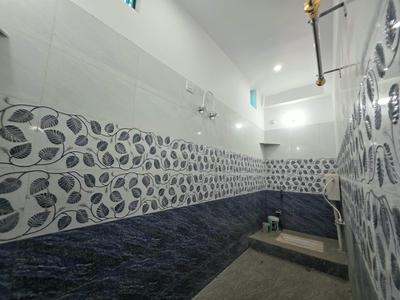 Bathroom Image of 1800 Sq.ft 3 BHK Builder Floor for rent in Krishna Nagar Lucknow for Rs. 35000