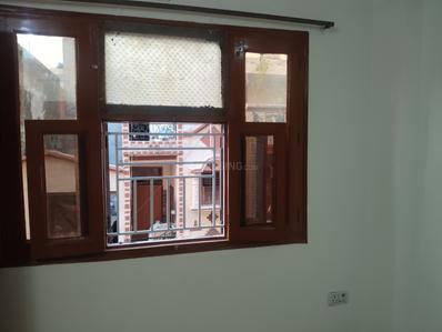 Bedroom Image of 826 Sq.ft 2 BHK Builder Floor for rent in Preet Vihar New Delhi for Rs. 16000