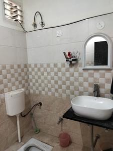 Bathroom Image of 1400 Sq.ft 3 BHK Builder Floor for rent in Mansarovar Extension Jaipur for Rs. 26000