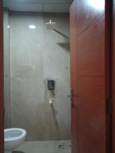 Common Bathroom Image of 1000 Sq.ft 2 BHK Apartment / Flat for rent in Sector 49 Noida for Rs. 25000