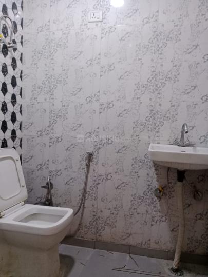 Saket Bathroom 1