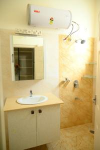 Bathroom Image of 2550 Sq.ft 3 BHK Villa for rent in Sipcot Ph. I Hosur for Rs. 48000