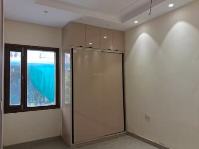 Bedroom Image of 1300 Sq.ft 3 BHK Apartment / Flat for rent in Ekta Apartments, Paschim Vihar New Delhi for Rs. 40000