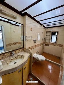 Bathroom Image of 2000 Sq.ft 3.5 BHK Independent House for rent in Chembur Mumbai for Rs. 175000