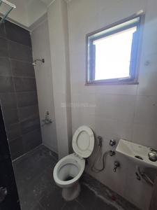 Bathroom Image of 1800 Sq.ft 3 BHK Apartment / Flat for rent in Sunpharma Road Vadodara for Rs. 17000