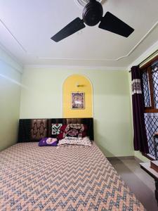 Bedroom Image of 950 Sq.ft 3 BHK Builder Floor for sale in Khanpur New Delhi for Rs. 5200000