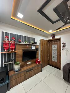 Living Room Image of 900 Sq.ft 3 BHK Apartment / Flat for sale in Madhapar Rajkot for Rs. 5600000
