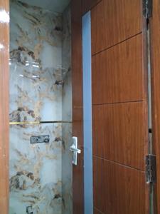 Common Bathroom Image of 1000 Sq.ft 2 BHK Apartment / Flat for sale in Capital Metro Heights 2, Sector 72 Noida for Rs. 3890000