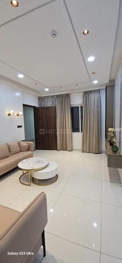 Candeur Crescent Main Image 1