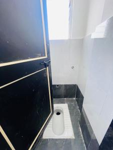 Bathroom Image of 600 Sq.ft 1 BHK Apartment / Flat for rent in Kharadi Pune for Rs. 23000