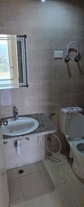 Bathroom Image of 1125 Sq.ft 2.5 BHK Apartment / Flat for sale in Mahagun Mantra II, Noida Extension Greater Noida for Rs. 8200000