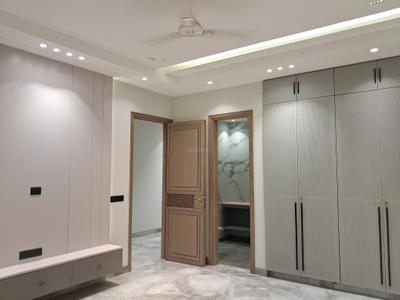 Bedroom Image of 3375 Sq.ft 4 BHK Builder Floor for rent in Paschim Vihar New Delhi for Rs. 130000