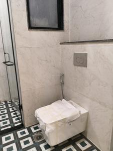 Common Bathroom Image of 2400 Sq.ft 4 BHK Builder Floor for sale in Palam Vihar Gurgaon for Rs. 32000000