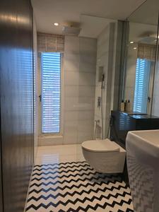 Common Bathroom Image of 2400 Sq.ft 4 BHK Apartment / Flat for sale in Khar West Mumbai for Rs. 130000000
