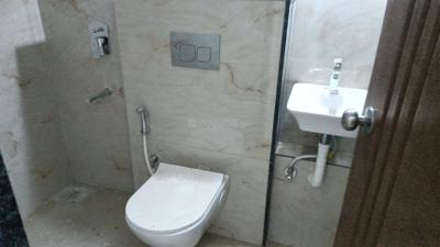 Bathroom Image of 535 Sq.ft 1 BHK Apartment / Flat for rent in Larkins Nest, Kasarvadavali Thane for Rs. 23999